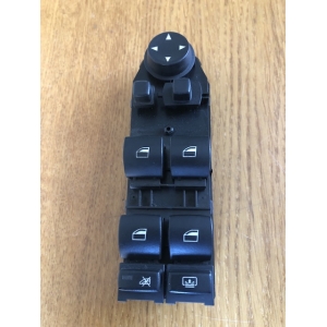 Блок управления окнами, зеркалами и шторкой