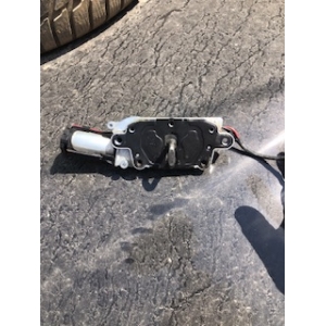 Дотяжка крышки багажника Е70