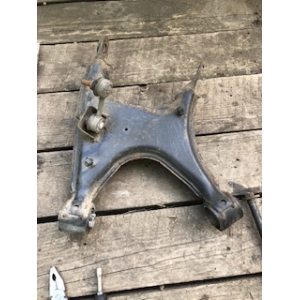 Задний нижний рычаг Е38